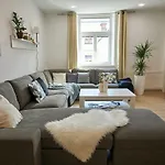Le Monde - Amazing 5bdr In Downtown ブラチスラヴァ