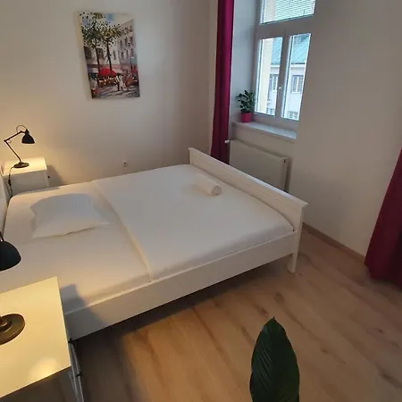 Le Monde - Amazing 5bdr In Downtown ברטיסלאבה