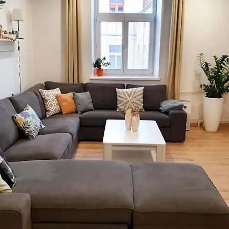 Lägenhet Le Monde - Amazing 5bdr In Downtown Bratislava