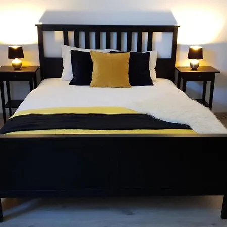 Le Monde - Amazing 5bdr In Downtown דירה ברטיסלאבה