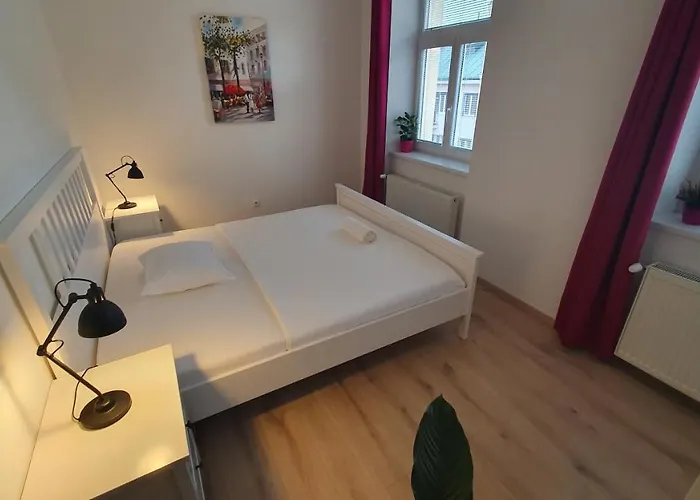 Le Monde - Amazing 5bdr In Downtown Bratislava