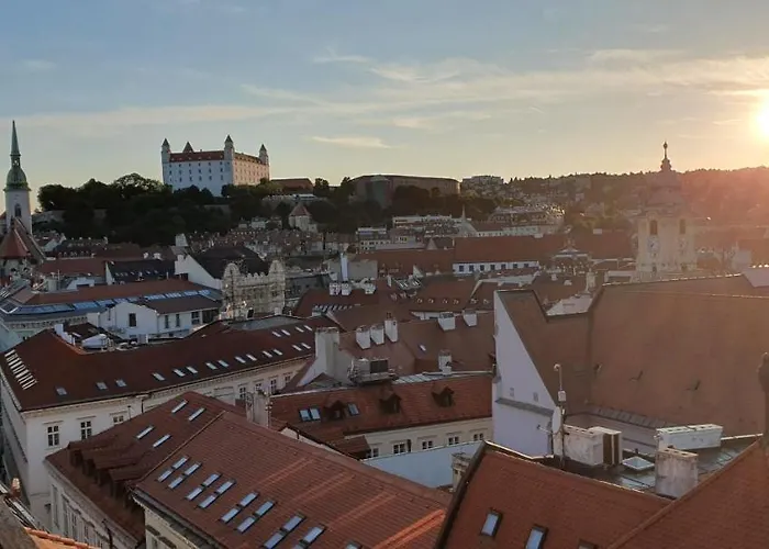 Le Monde - Amazing 5bdr In Downtown Apartament Bratislava