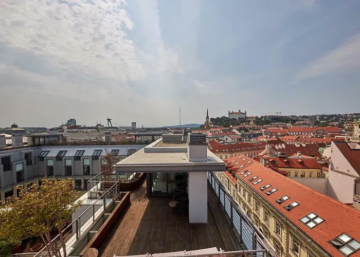 Le Monde - Amazing 5bdr In Downtown * Pozsony