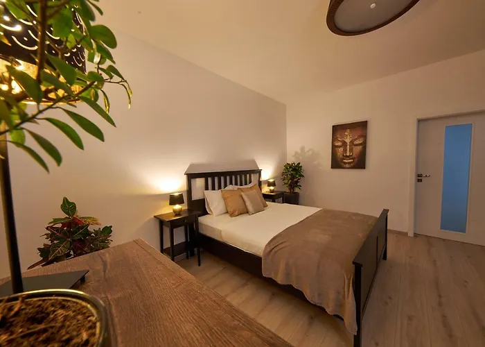 Le Monde - Amazing 5bdr In Downtown * Pozsony