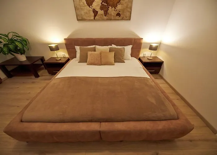 Le Monde - Amazing 5bdr In Downtown * Pozsony