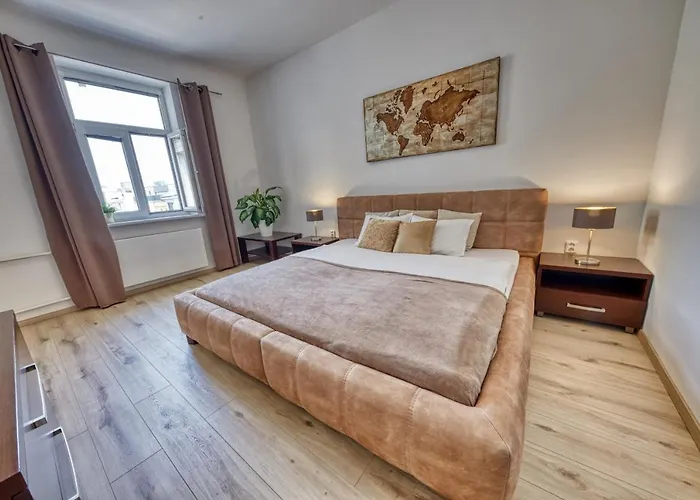 Le Monde - Amazing 5bdr In Downtown Apartament Bratislava
