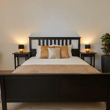 Lägenhet Le Monde - Amazing 5bdr In Downtown Bratislava