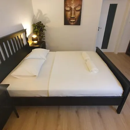 Le Monde - Amazing 5bdr In Downtown Братислава