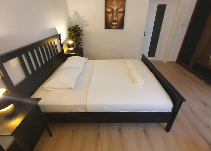 Le Monde - Amazing 5bdr In Downtown Bratislava