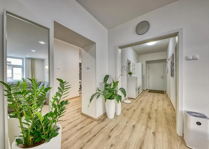 Le Monde - Amazing 5bdr In Downtown * Bratislava